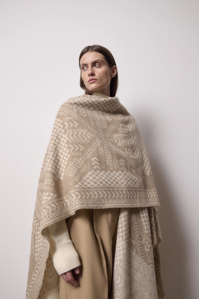 Lala Berlin Poncho Pineo wool mix heritage star sand