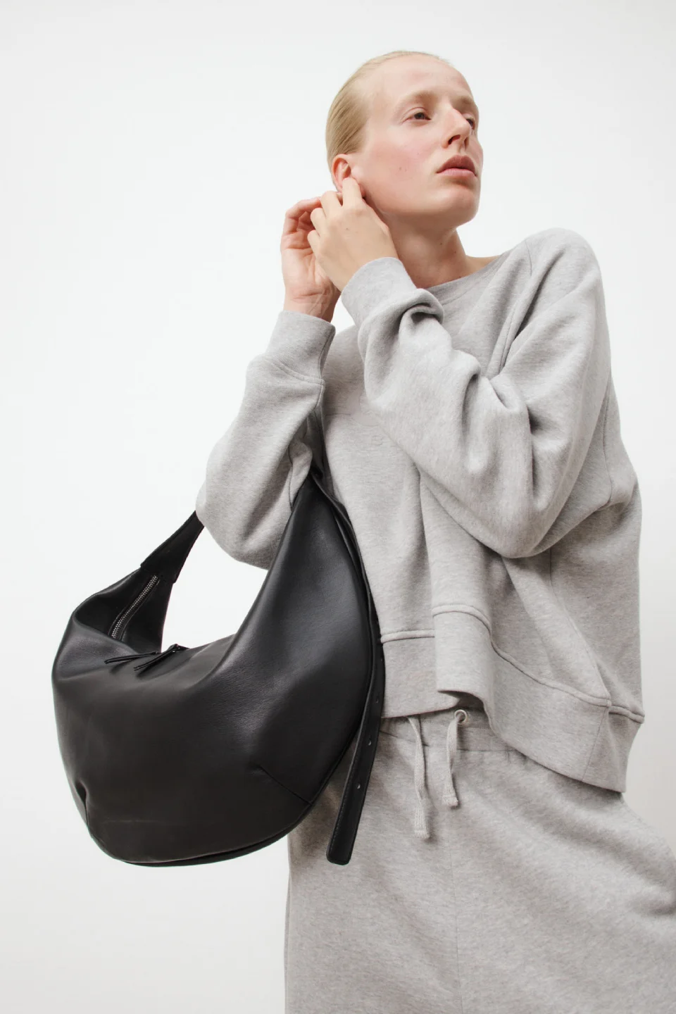 Big Shoulderbag Gili vegan leather black lala Berlin